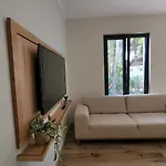 Cozy Pinetrees House بيت للعطل
